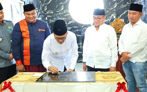 Jumat Berkah Pj Walikota Palembang Ratu Dewa Resmikan Masjid