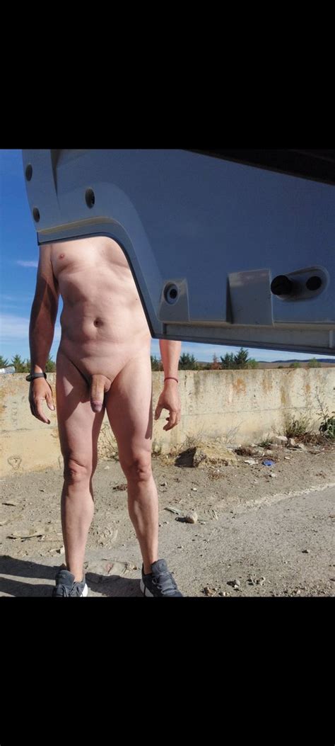 Naked Builders On Twitter Roadside Piss Truckers Aren T The Shy Type