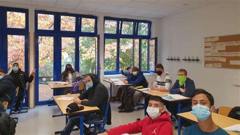 Neue Corona Regeln für Schulen Maskenpflicht und regelmäßiges Lüften