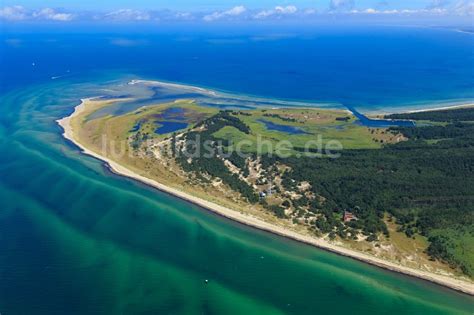 Luftbild Born am Darß Küsten Landschaft am Sandstrand der Ostsee in