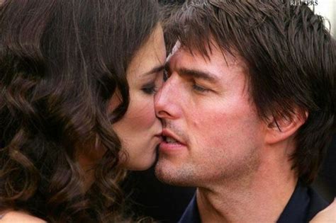 Kissing Celebrities (53 pics)