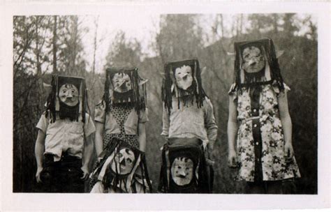 13 Vintage Photos of Scary Halloween Masks – PROJECT B