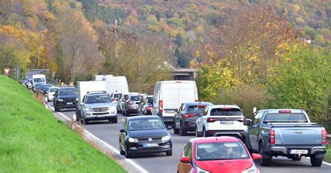 Verkehrshindernis Nach B Schungsrutsch Ampelregelung Bei Bad Bodendorf