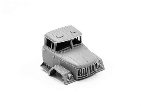 ICM 72812 ZIL 131 Command Vehicle 1 72 Scale Model