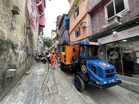 Comlurb Inicia Pela Rocinha Opera O De Novos Tratores Para Coleta