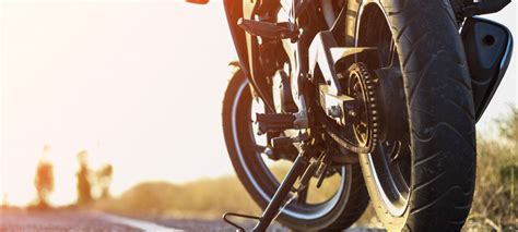 6 Motorcycle Driving Tips for Effortless Riding - American Motorcycle Training (AMT)