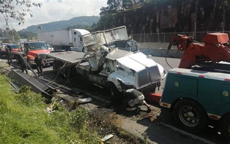 Video Accidente en la México Toluca un tráiler volcó El Sol de