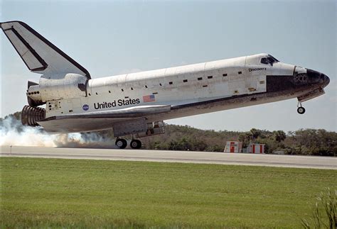 free desktop pictures space shuttle discovery - Coolwallpapers.me!