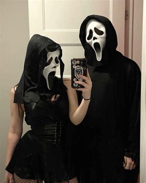 Ghostface couple halloween costume! in 2024 | Unique couple halloween costumes, Matching ...