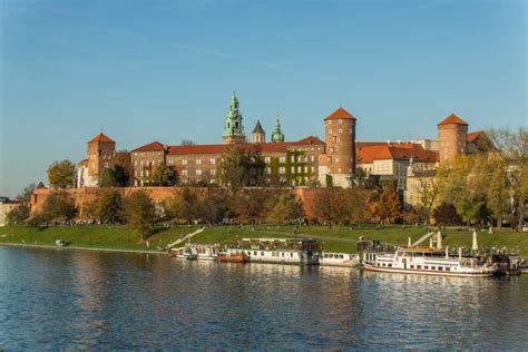 Krakow: Wawel Castle & Cathedral Guided Tour | GetYourGuide