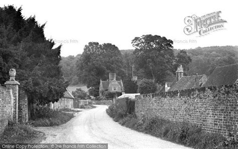 Photo of Mapledurham, The Village 1954 - Francis Frith