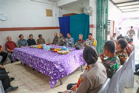 Kunjungi Keuskupan Agung Semarang Dan Gereja Isa Almasih Pj Gubernur