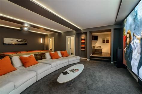 15 Professionally Made Home Theater Designs