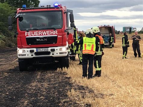 Vegetationsbrand Mit Bersprung Auf Schreberg Rten Freiw Feuerwehr