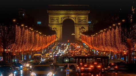 Magical Paris Christmas Lights Tour - Hotel Pick Up - Qualified Tour Guide