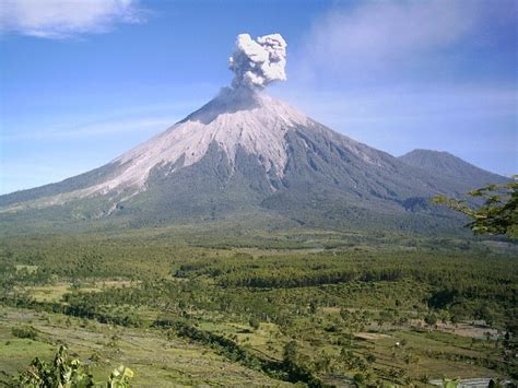 Wisata Jawa Timur - Gunung Semeru - Aneka Tempat Wisata