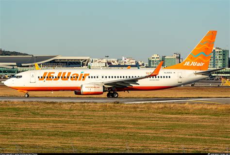 HL8063 Jeju Air Boeing 737 8AS WL Photo By Junha Park Korea Aero