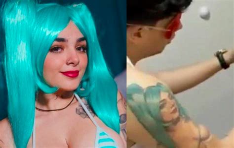 Karely Ruiz Y Fan Tico Que Se Tatu Su Rostro Est N En Pol Mica Por