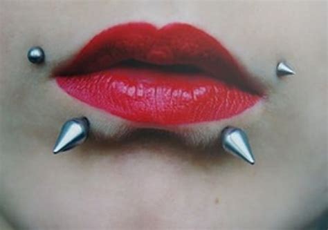 100+ Snake Bites Piercing Ideas, Jewelry and Information