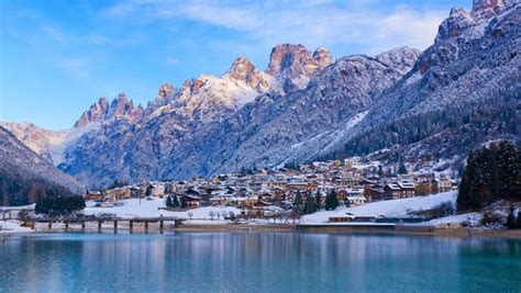 Misurina E Auronzo Vista Sulle Tre Cime Di Lavaredo In Sci Slittino