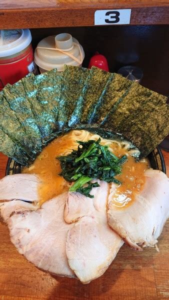 『中盛りチャーシュー海苔増し』末廣家のレビュー ラーメンデータベース