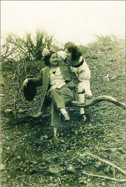 Interesting Vintage Photos Of Lesbian Loves Vintage Everyday Free