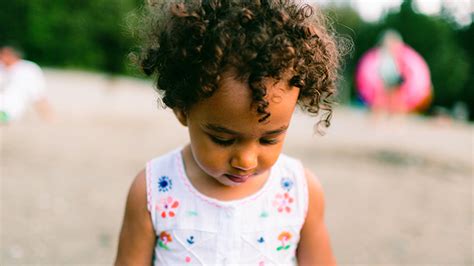 How to Cut Toddler Hair and When to Do the First Haircut