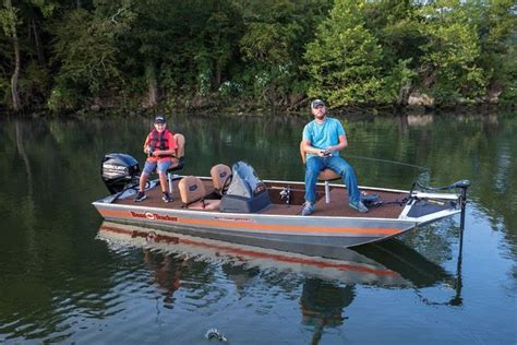 18ft Bass Tracker Boat