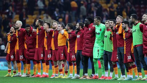 Galatasaray liderliğini korumak istiyor Derbi öncesi eksikler ve