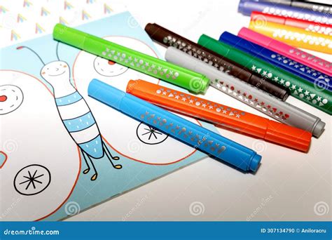 Colored Markers for Drawing Various Colors and Coloring Book for ...