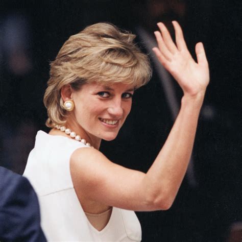 Princess Diana S Iconic Ballgown From 1985 Is To Go Under The Hammer British Vogue