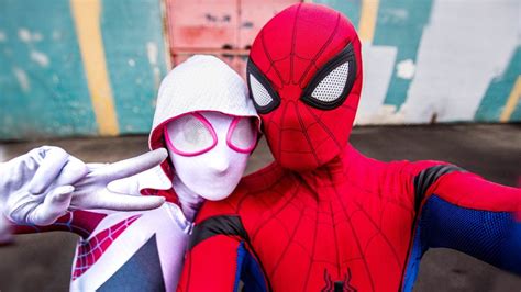 Top 60+ imagen spider gwen y spiderman love - Abzlocal.mx