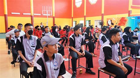 70 Siswa SMKTI Labbaika Samarinda Kunjungi Universitas Mulia Ingin