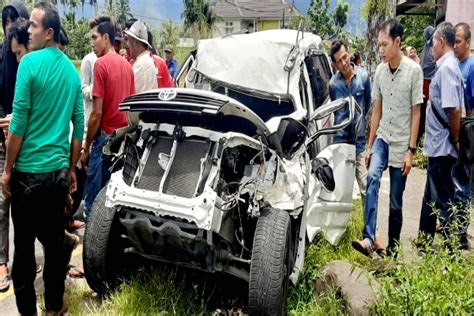 Kecelakaan Maut Di Jalan Umum Maninjau Pengemudi Toyota Rush Meninggal