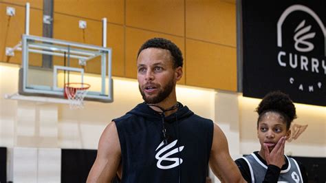 Under Armour Extends Endorsement Deal With Nba Superstar Steph Curry