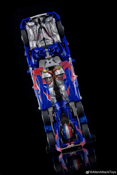 Alien Attack Toys AAT-02 King of Kavaliers "Optimus Prime"