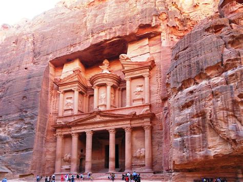 Famous Historic Buildings & Archaeological Sites in Jordan - Petra