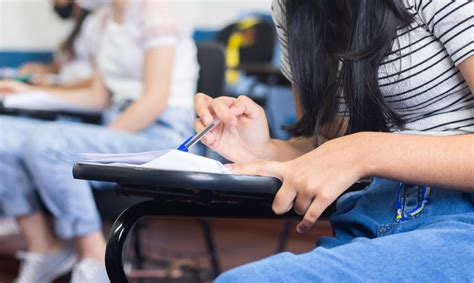 Faculdade de Niterói oferece bolsas integrais para estudantes que se