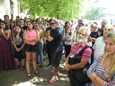 Nutrido Abrazo Al Conicet La Plata El Organismo Tendrá Recursos Para