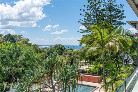 visit noosa noosa waterfront restaurant