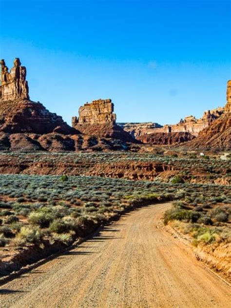 GOING OFF-THE-BEATEN-PATH IN UTAH: VALLEY OF THE GODS AND NATURAL ...