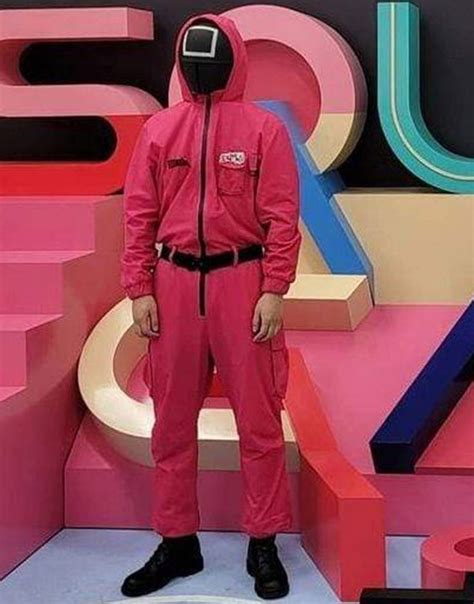 Squid Game 2021 Guard Pink Jumpsuit Tv Series 2021 คนดัง