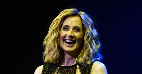 Lara Fabian Pr Sente Sa Petite Kayla Les Fans Sous Le Charme