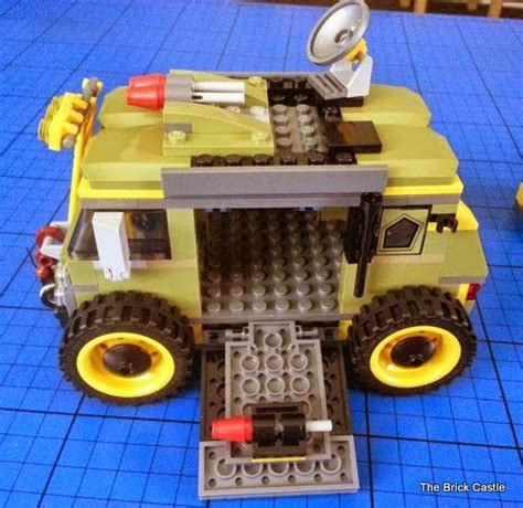 The Brick Castle: LEGO Teenage Mutant Ninja Turtles: Turtle Van Takedown Set 79115 Review