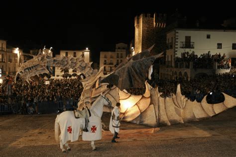 El Ayuntamiento Convoca El Concurso De Dragones Y Su Cortejo Del