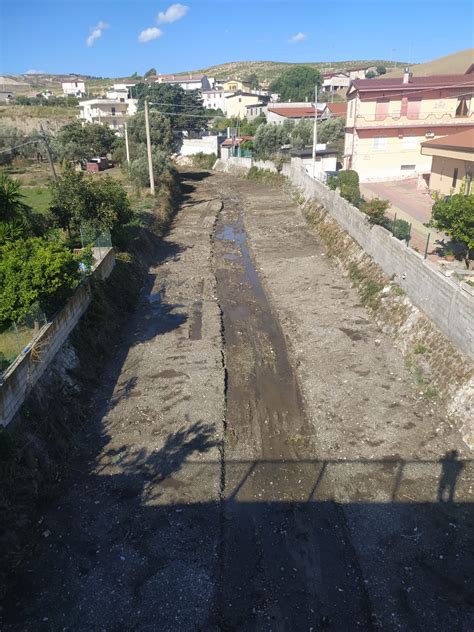 Catanzaro Manutenzione Ordinaria Canaloni E Caditoie In Corso Pulizia