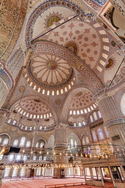 40 Beautiful Mosque Ceilings That Highlight Islamic Architecture