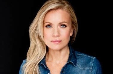 Stephanie Vogt Image Gallery Images Photos Hot Kiss Stills Cinemagigs