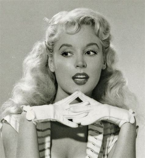 Betty Brosmer Betty Brosmer Atrizes De Hollywood Atrizes