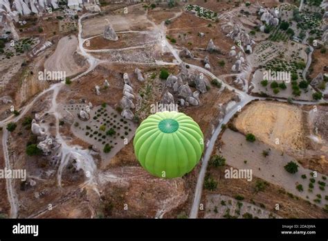 Vuelo en globo aerostático gran atracción turística de Cappadocia